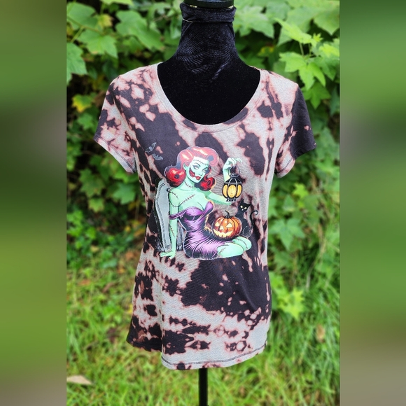 Sexy Zombie tie dyed by me tee - Picture 10 of 13